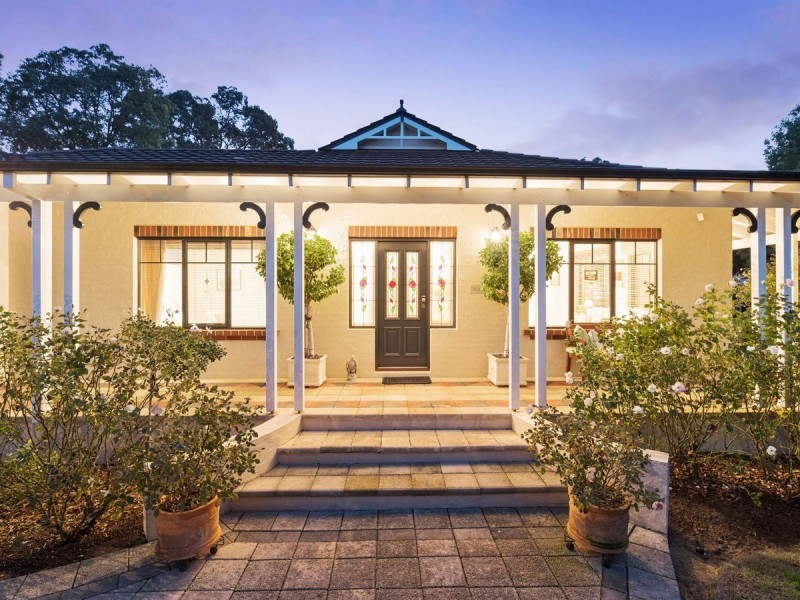 23 Hillview Street, Kalamunda WA 6076