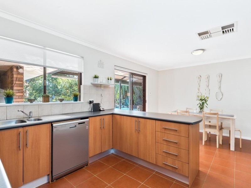 2 Andrews Court, Padbury WA 6025