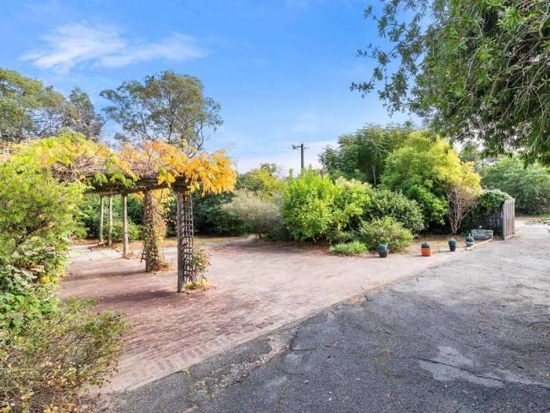 3 Traylen Road, Kalamunda WA 6076