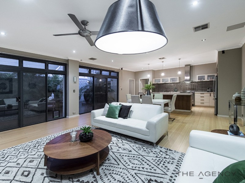 19 Haven Way, Atwell WA 6164