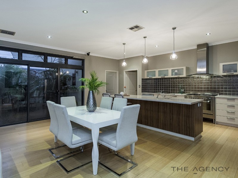 19 Haven Way, Atwell WA 6164