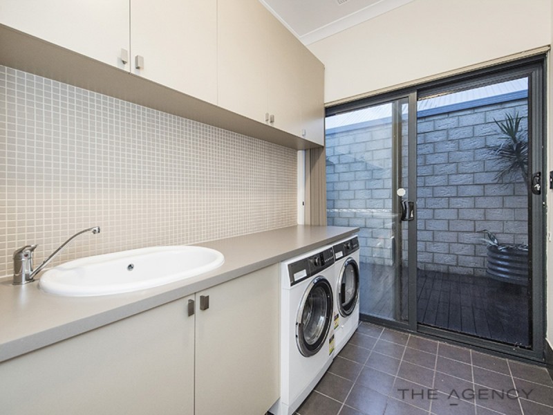 19 Haven Way, Atwell WA 6164