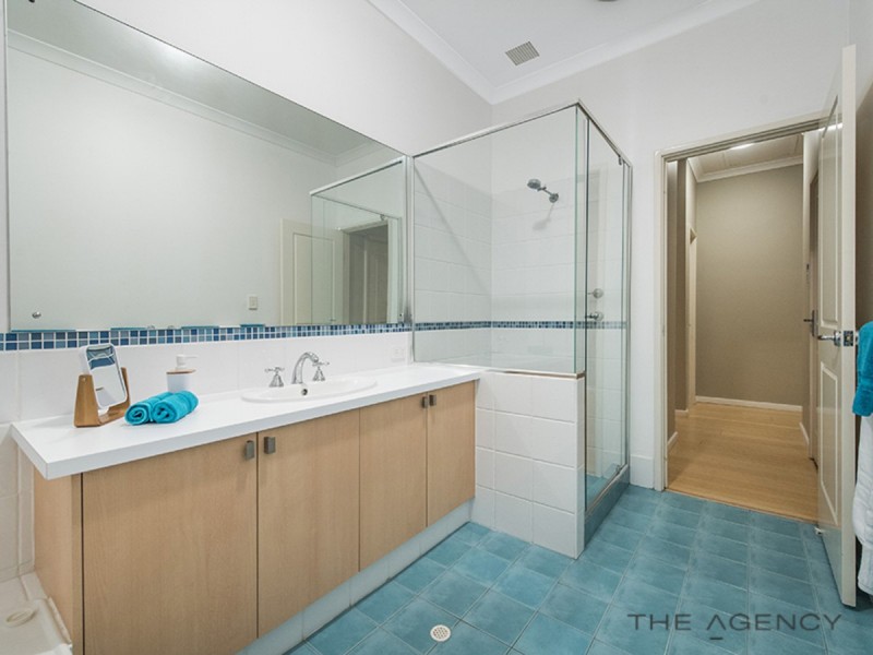 19 Haven Way, Atwell WA 6164