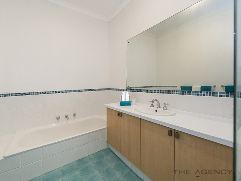 19 Haven Way, Atwell WA 6164