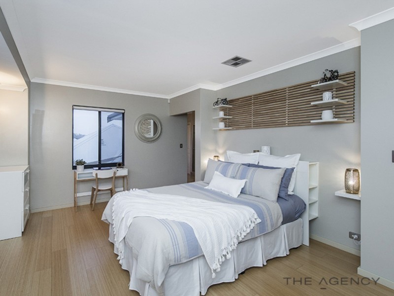 19 Haven Way, Atwell WA 6164