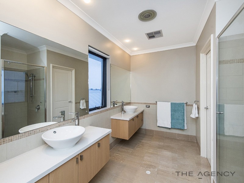 19 Haven Way, Atwell WA 6164