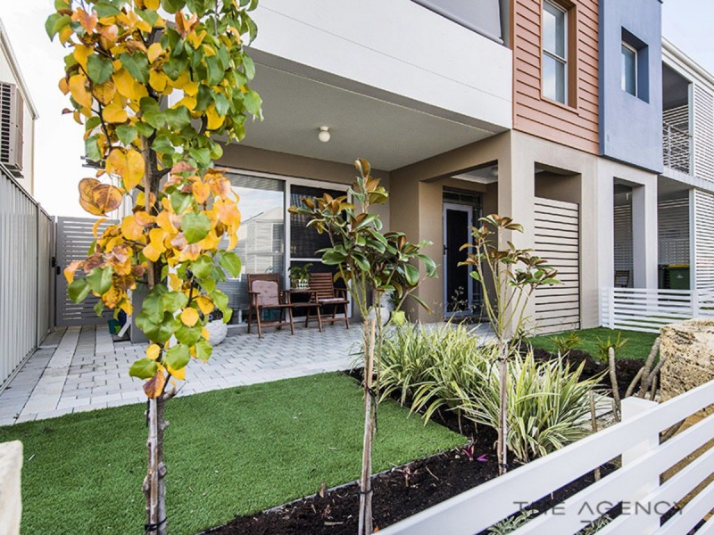 18 Affable Way, Atwell WA 6164