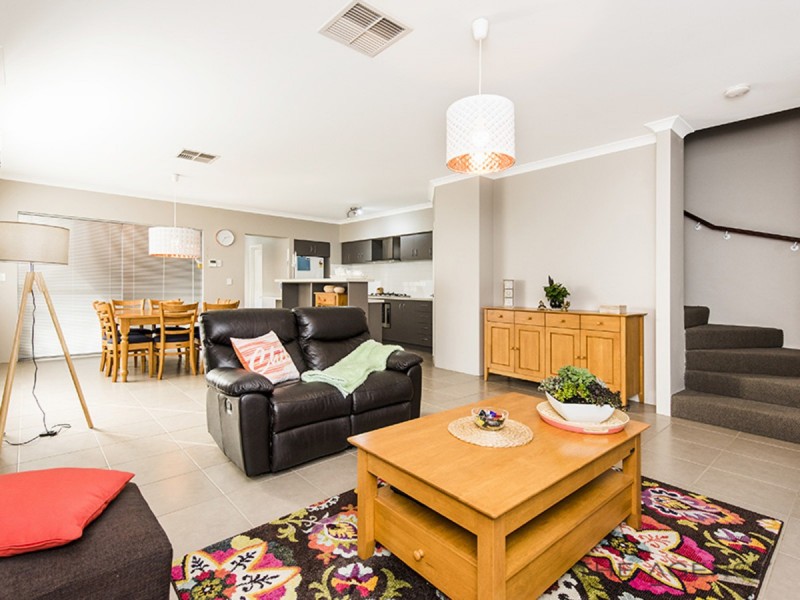 18 Affable Way, Atwell WA 6164