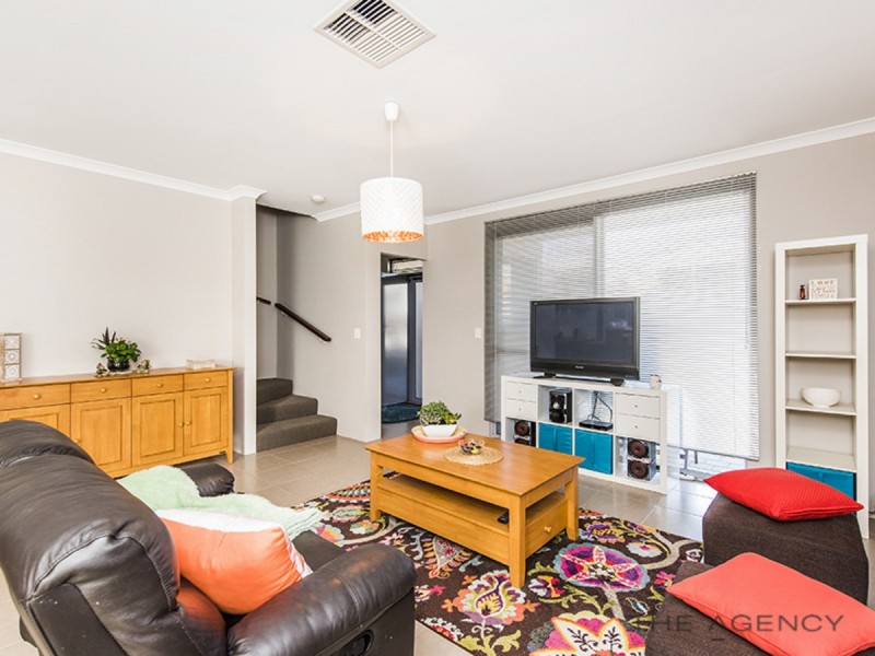 18 Affable Way, Atwell WA 6164