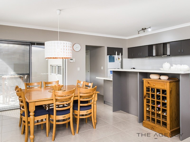 18 Affable Way, Atwell WA 6164