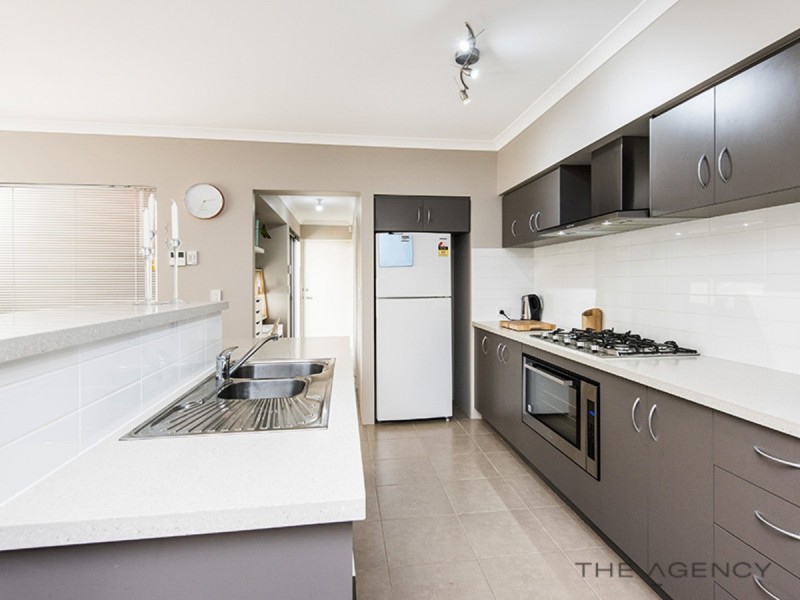 18 Affable Way, Atwell WA 6164