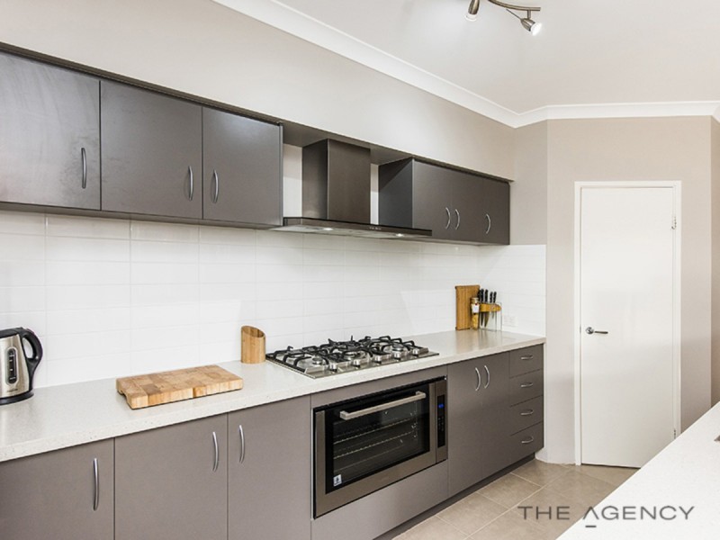 18 Affable Way, Atwell WA 6164