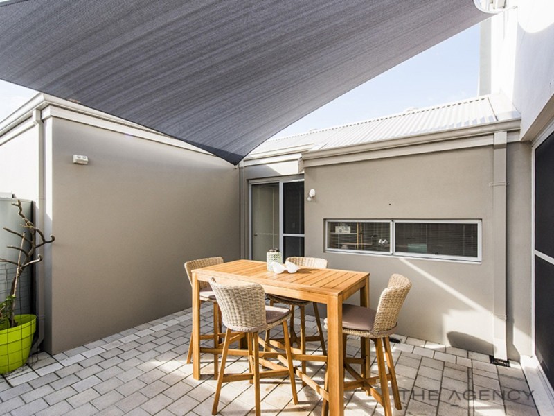 18 Affable Way, Atwell WA 6164