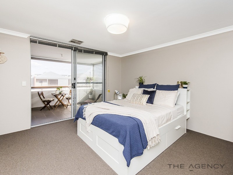 18 Affable Way, Atwell WA 6164