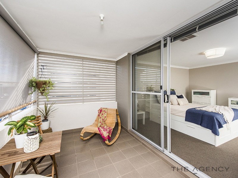 18 Affable Way, Atwell WA 6164