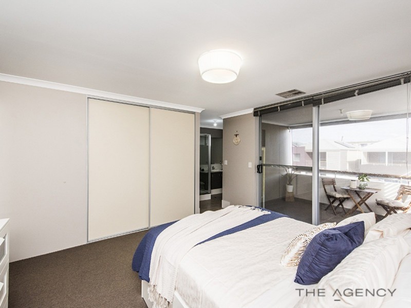 18 Affable Way, Atwell WA 6164