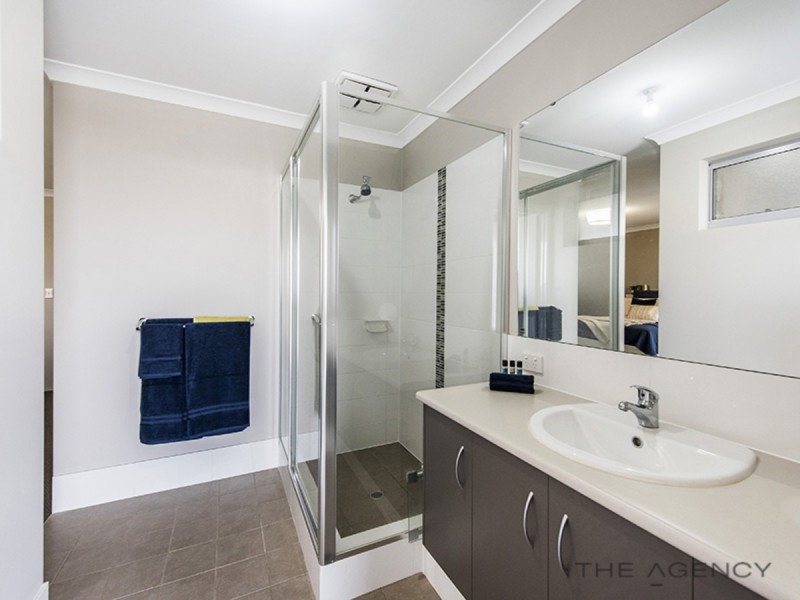 18 Affable Way, Atwell WA 6164