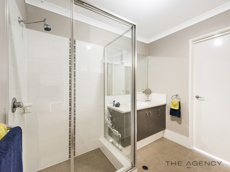 18 Affable Way, Atwell WA 6164