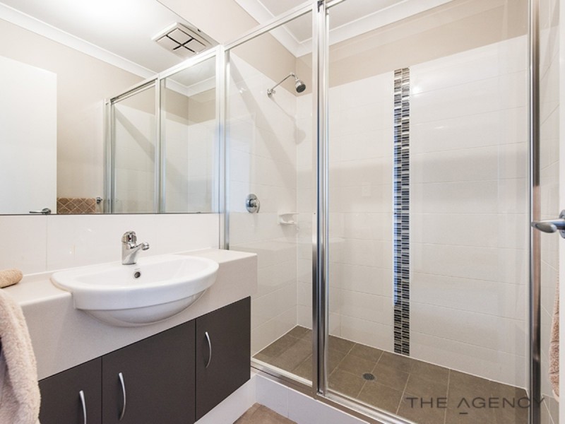 18 Affable Way, Atwell WA 6164