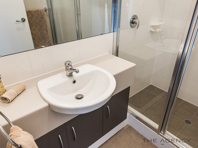 18 Affable Way, Atwell WA 6164