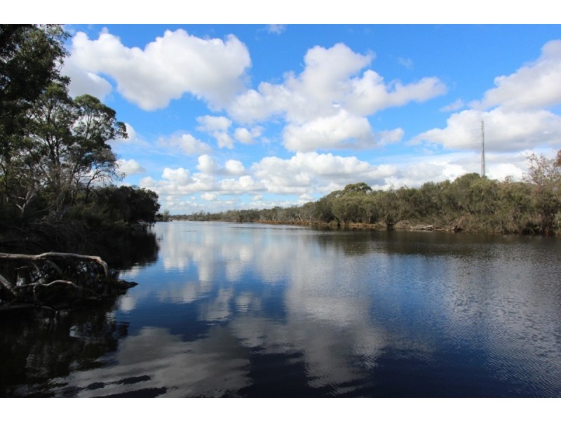 26 Balwina Road, Greenfields WA 6210