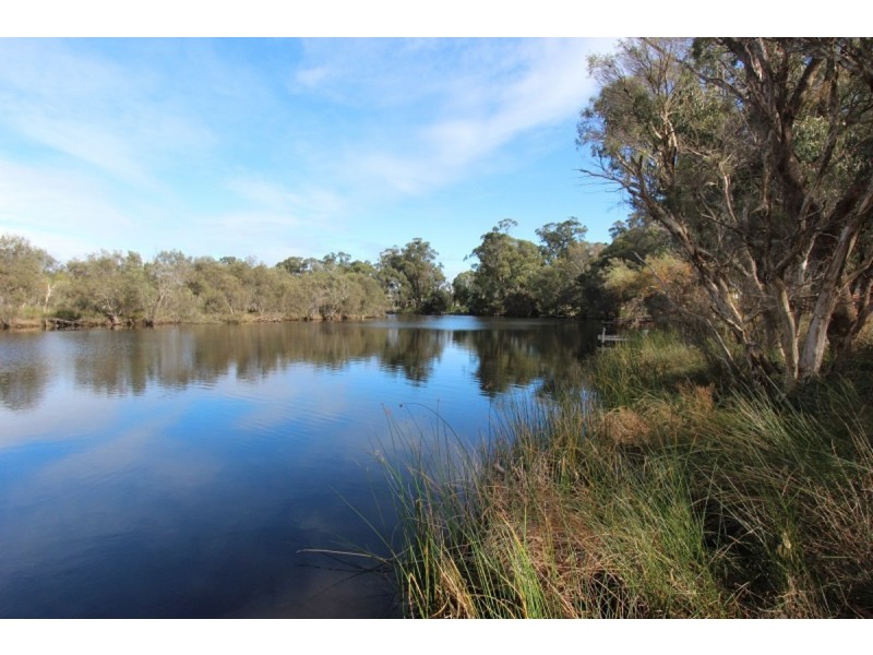 26 Balwina Road, Greenfields WA 6210