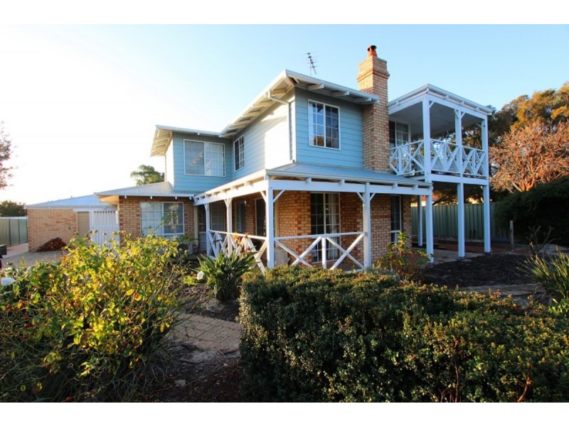 6 Oleander Place, Halls Head WA 6210