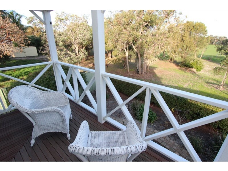 6 Oleander Place, Halls Head WA 6210