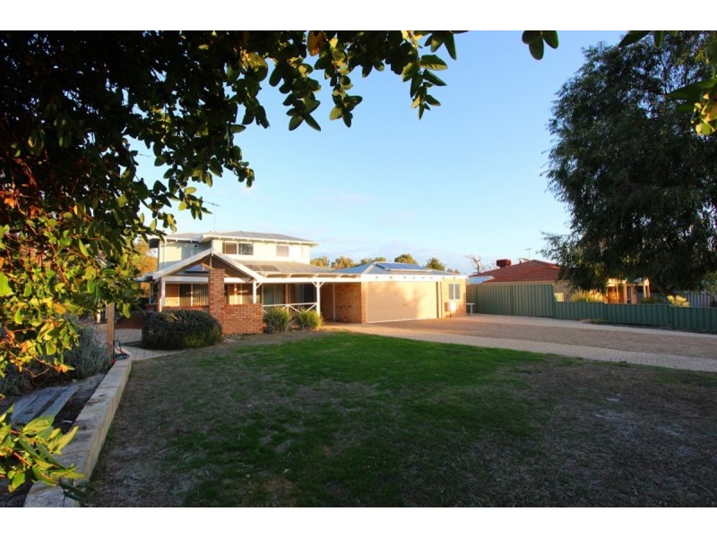 6 Oleander Place, Halls Head WA 6210