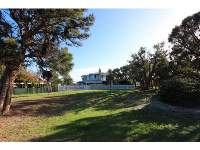 6 Oleander Place, Halls Head WA 6210