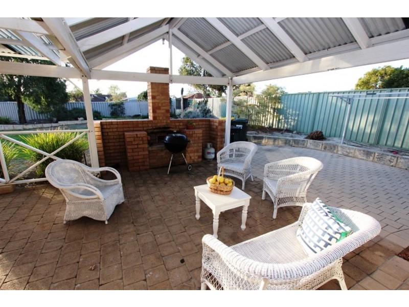 6 Oleander Place, Halls Head WA 6210