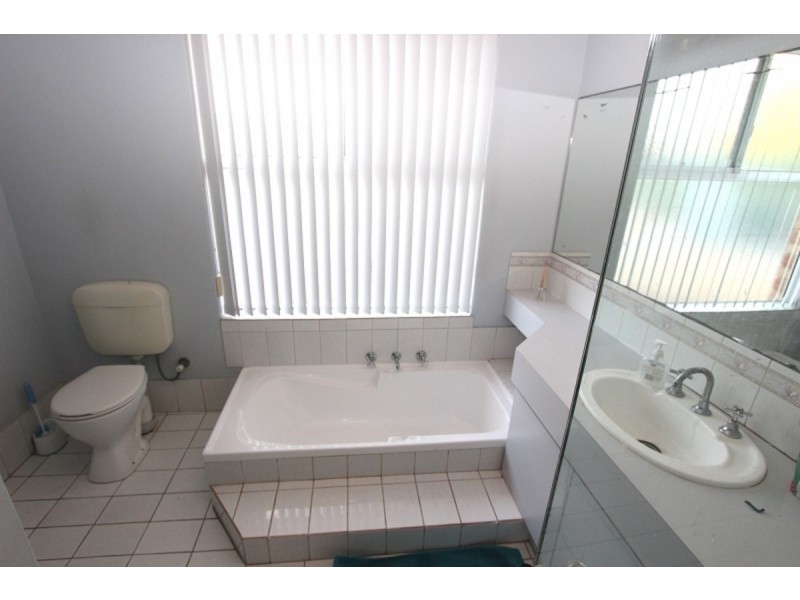 6 Oleander Place, Halls Head WA 6210