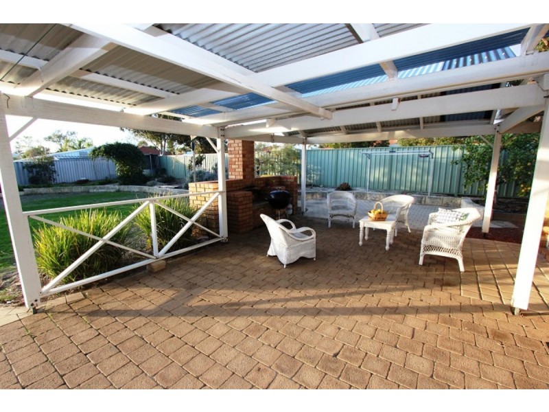 6 Oleander Place, Halls Head WA 6210