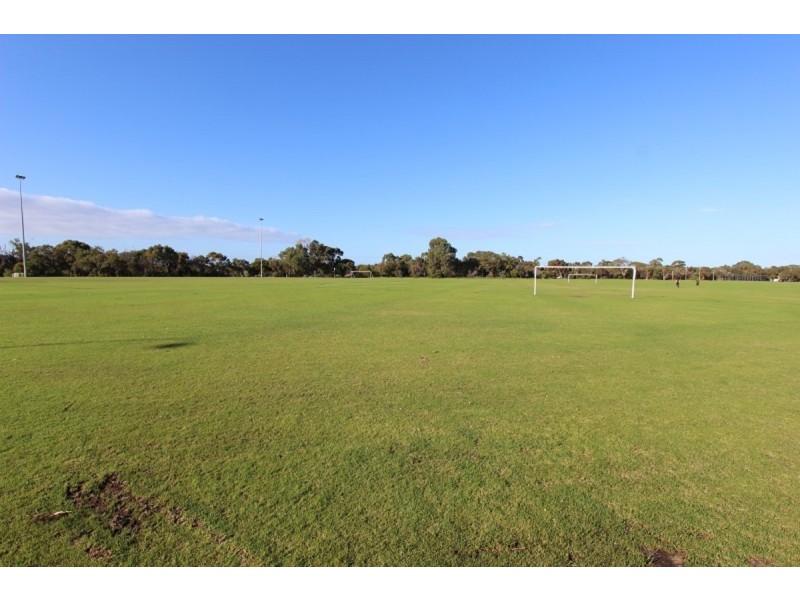 6 Oleander Place, Halls Head WA 6210