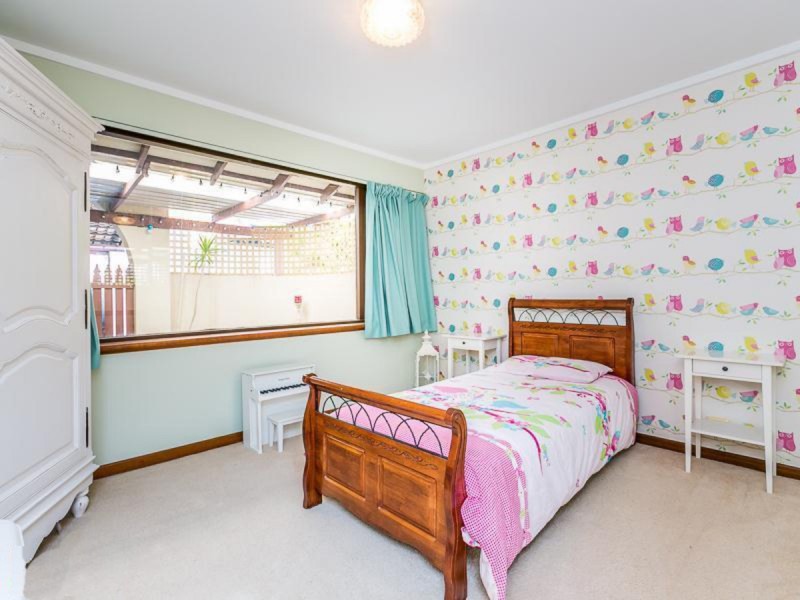 27 Ayton Way, Duncraig WA 6023