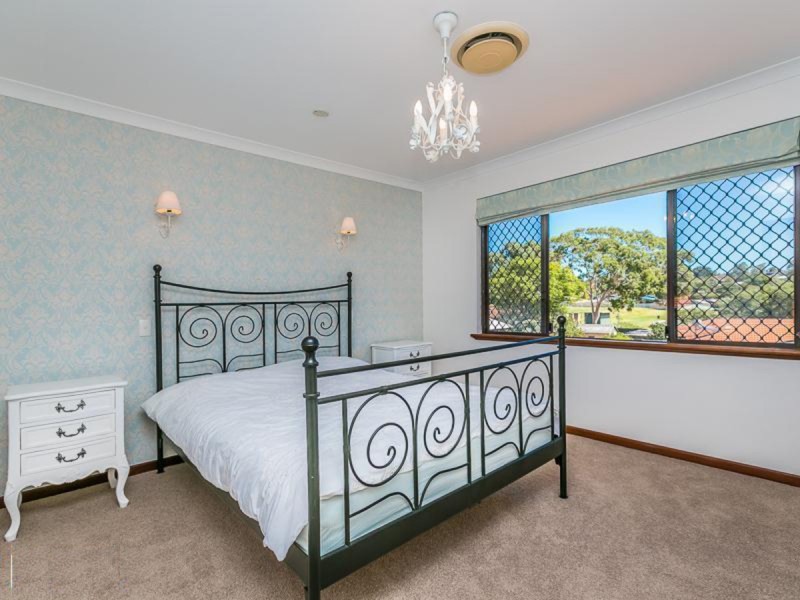 27 Ayton Way, Duncraig WA 6023