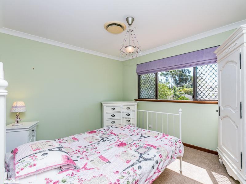 27 Ayton Way, Duncraig WA 6023
