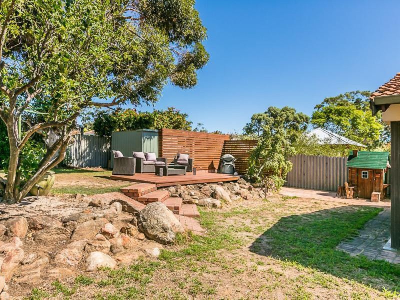 27 Ayton Way, Duncraig WA 6023