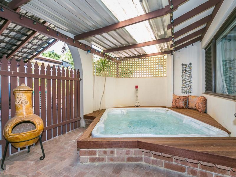 27 Ayton Way, Duncraig WA 6023