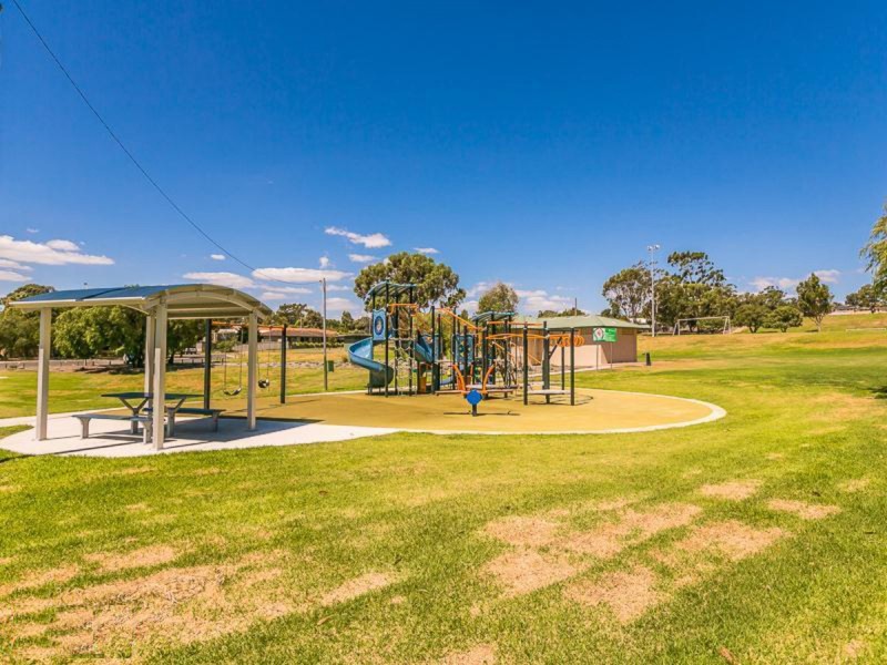 27 Ayton Way, Duncraig WA 6023