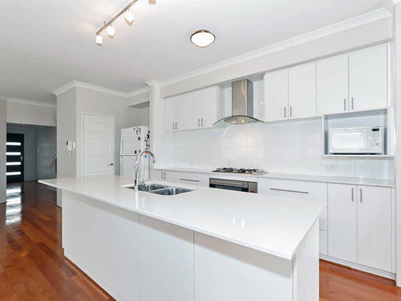 69 Barfield Road, Hammond Park WA 6164