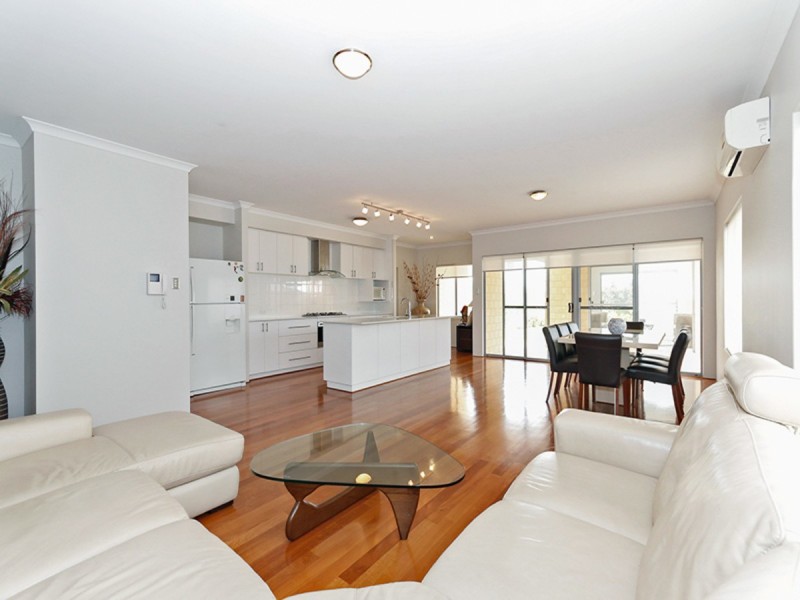 69 Barfield Road, Hammond Park WA 6164