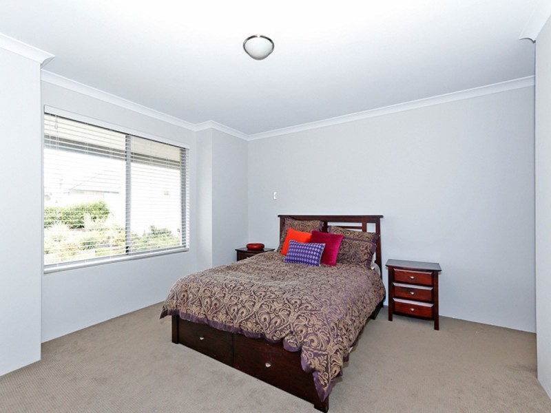 69 Barfield Road, Hammond Park WA 6164