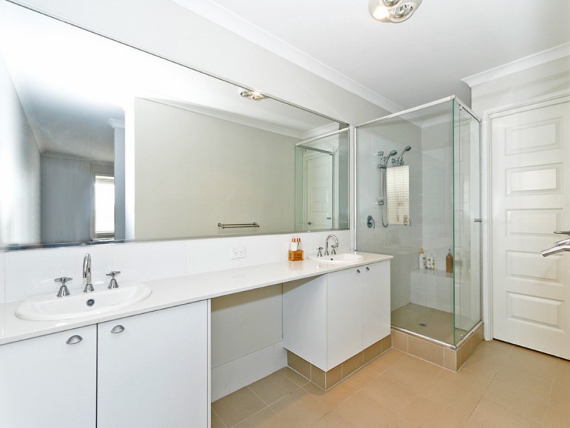 69 Barfield Road, Hammond Park WA 6164