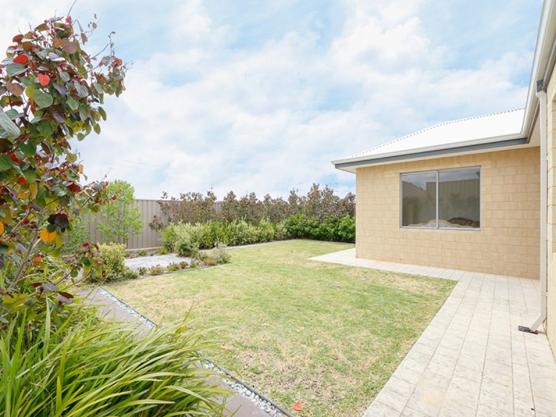 69 Barfield Road, Hammond Park WA 6164