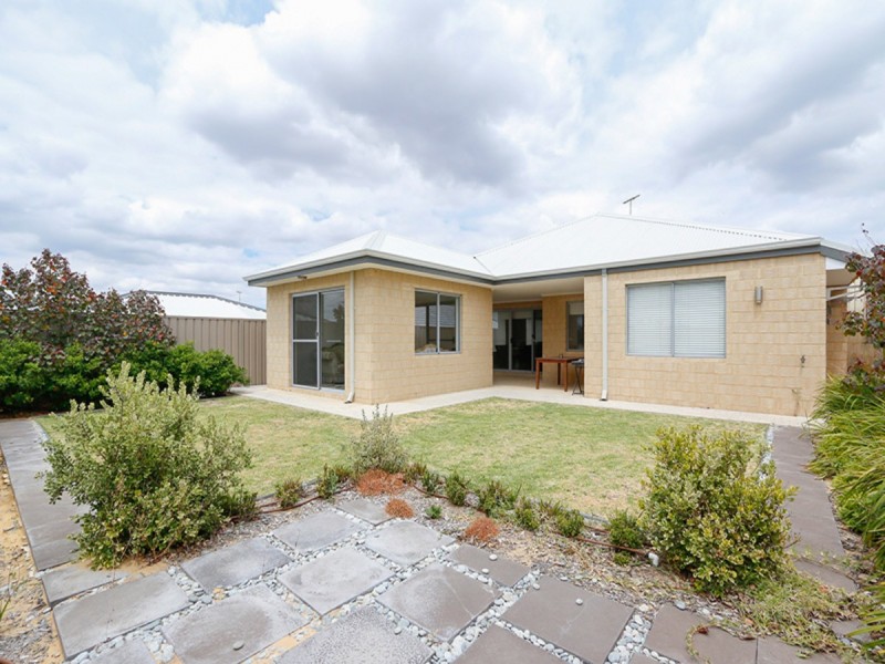 69 Barfield Road, Hammond Park WA 6164