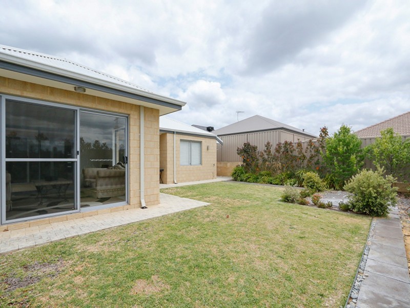 69 Barfield Road, Hammond Park WA 6164