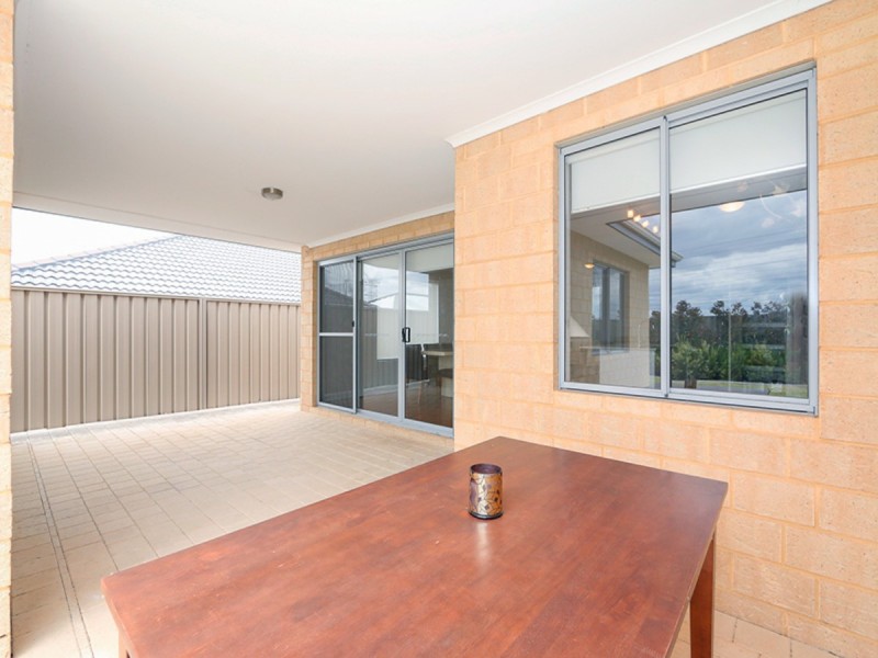 69 Barfield Road, Hammond Park WA 6164