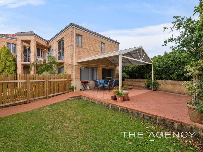 3/4 Henley Place, Attadale WA 6156
