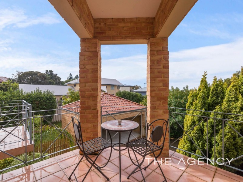 3/4 Henley Place, Attadale WA 6156
